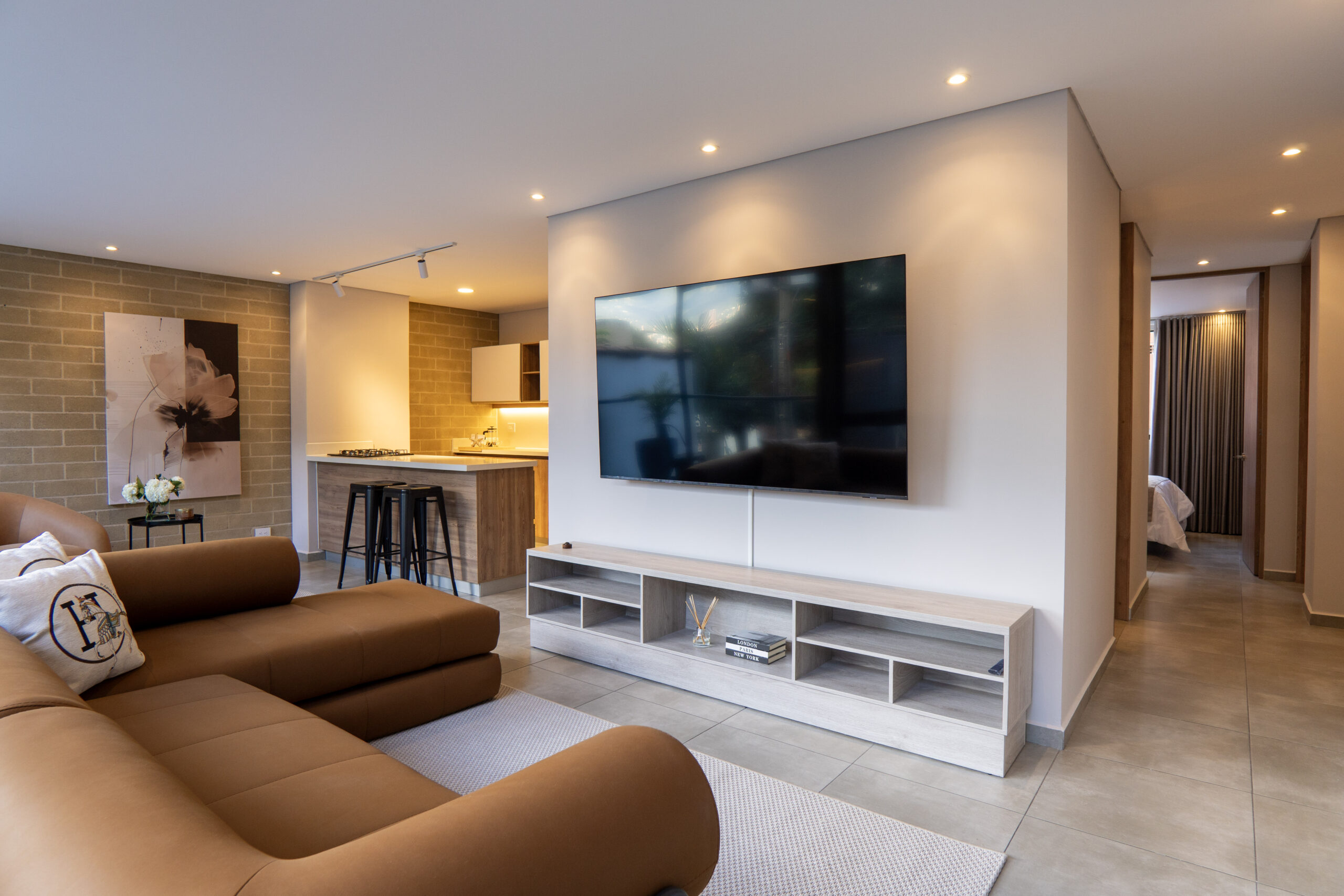 Hero Home Apartment Suite